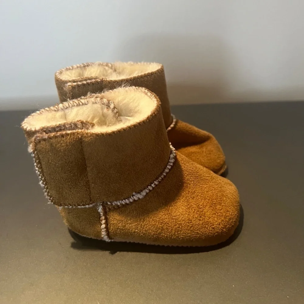 Wonder Kids Dark Tan Brown Faux Suede & Fur Ankle Moccasin Booties Sz 2